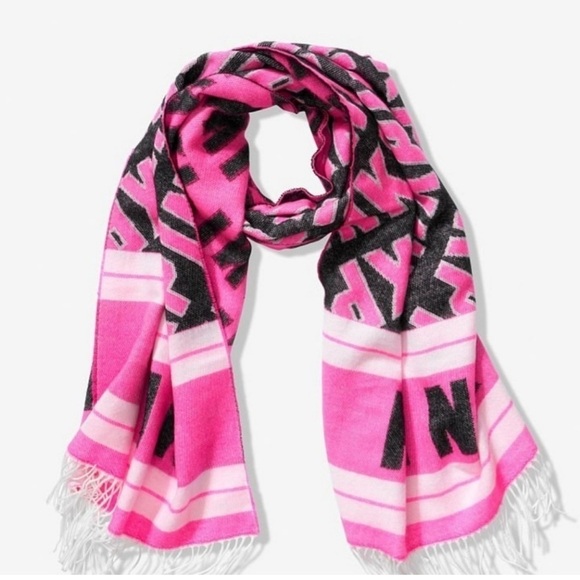 PINK Victoria’s Secret Blanket Scarf NWOT - Picture 1 of 4